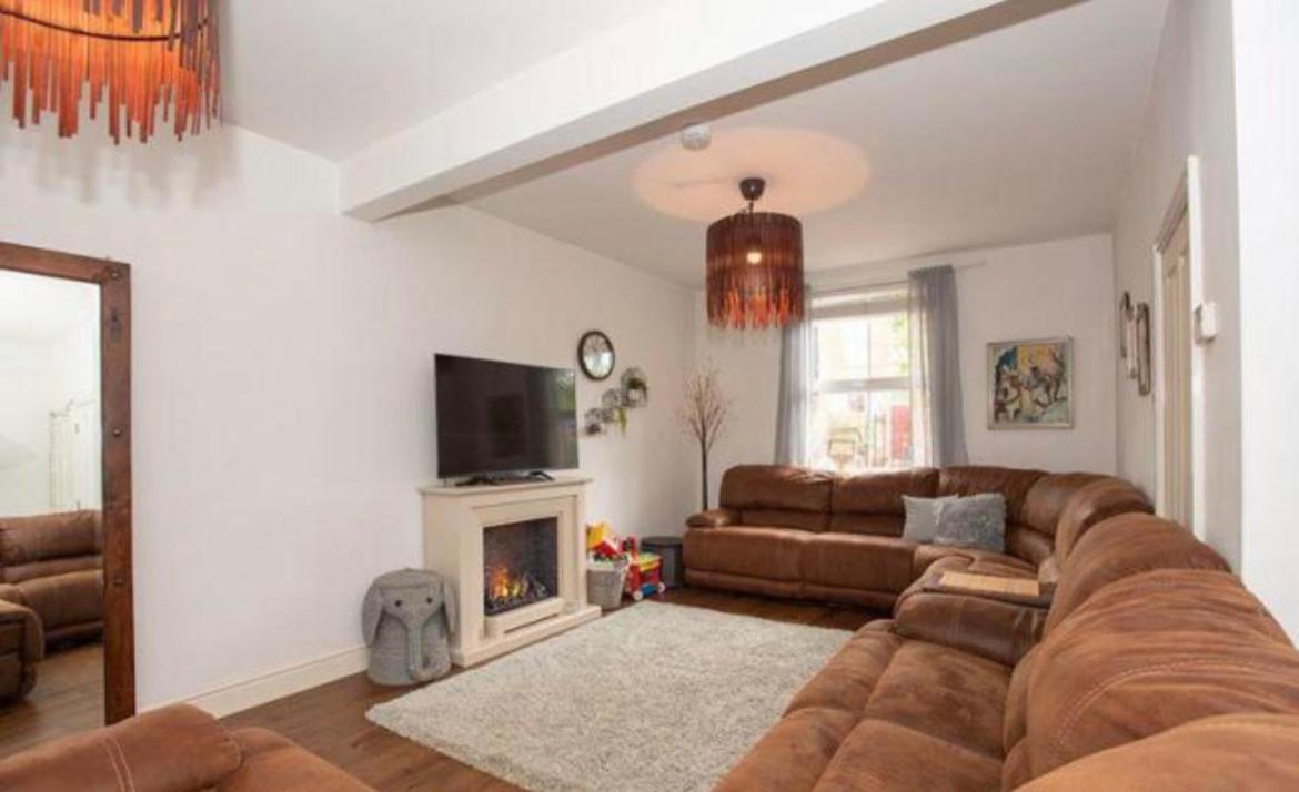 Beautiful 5 Bedroom House In Great Location. Coventry Exterior foto