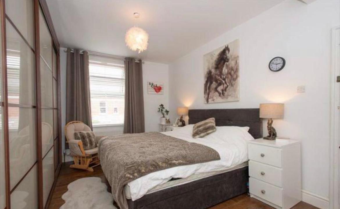 Beautiful 5 Bedroom House In Great Location. Coventry Exterior foto