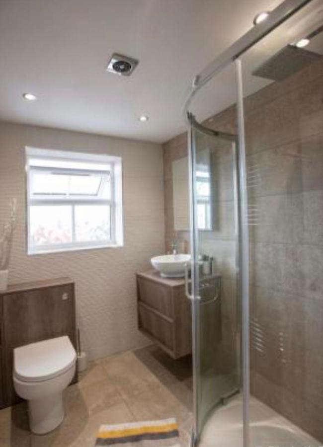 Beautiful 5 Bedroom House In Great Location. Coventry Exterior foto